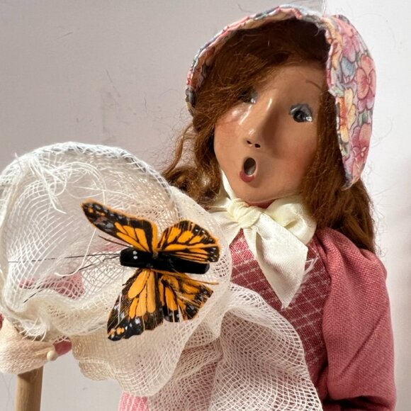 Byers Choice Colonial Country Spring Girl Butterfly Net Bonnet The Carolers - Picture 3 of 7